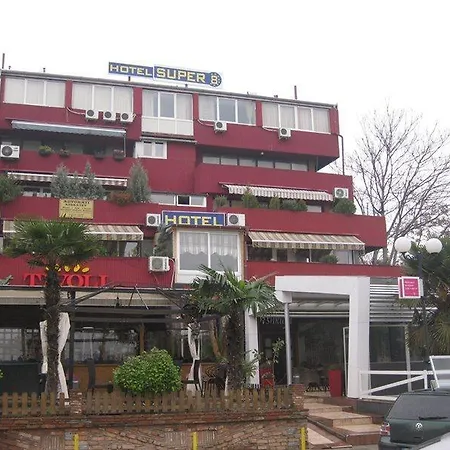Super 8 Σκόπια